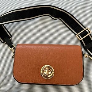 marc jacobs brown and white crossbody bag